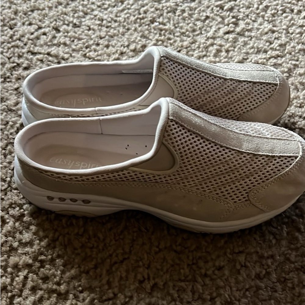 Skechers Women's Cream Slip-On Shoes - Picture 3 of 4